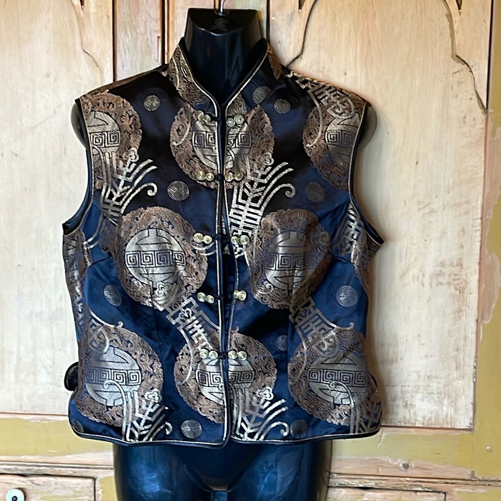Mandarin style vest